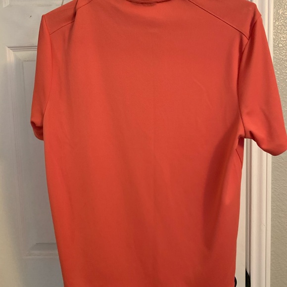 Variety of tee’s - Picture 6 of 8